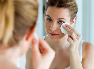 démaquillage yeux coton